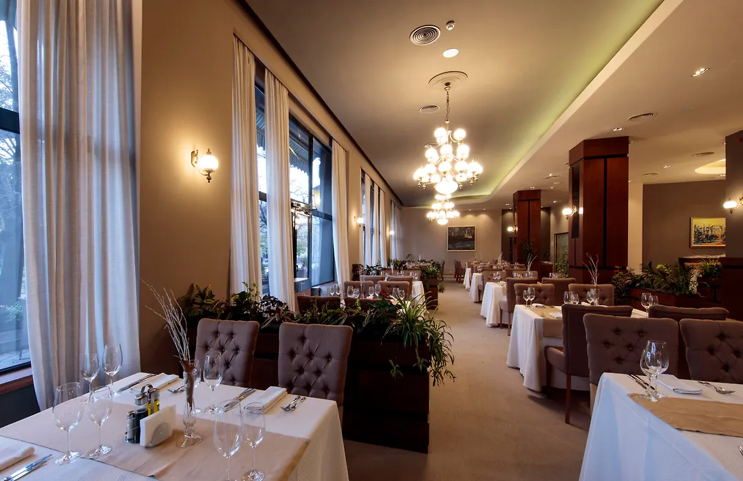Dunav Plaza Hotel-1